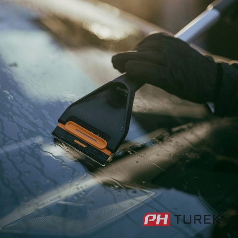 Samochodowa szczotka i skrobak FISKARS do odśnieżania auta do lodu i śniegu