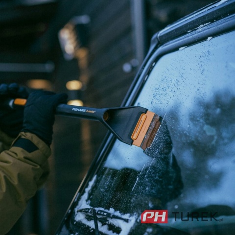 Teleskopowa szczotka i skrobak FISKARS do odśnieżania X-series do auta lodu