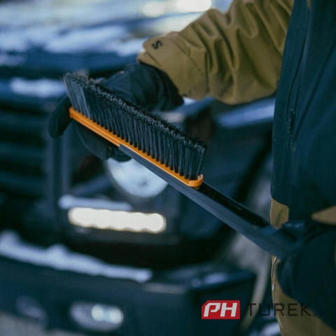 Teleskopowa szczotka i skrobak FISKARS do odśnieżania X-series do auta lodu